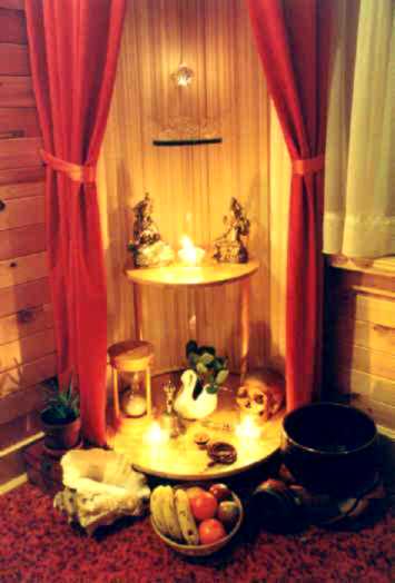 [beautiful three-tiered shrine]